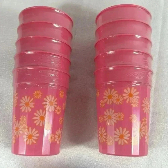 Pink and White‎ Flowered Plastic Party Favor Cups LOT of 10 items-sealed NWT - Picture 3 of 3